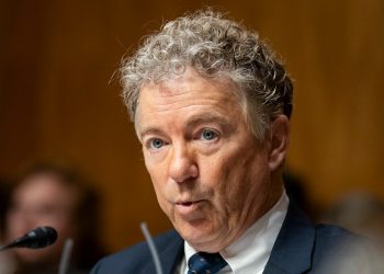 Rand Paul says Fauci threw his longtime advisor ‘to the wolves’