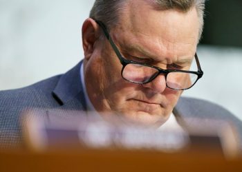 Congress takes aim at White House nursing home staffing quotas