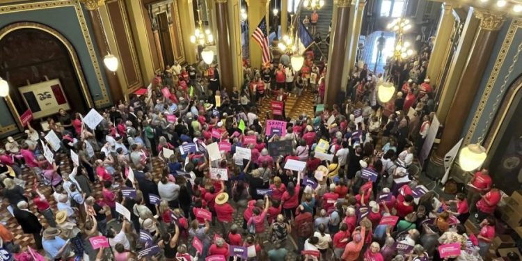 Iowa’s 6-week abortion ban takes effect
