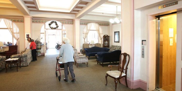 Democratic lawmakers call out nursing home executive pay amid minimum staffing rule fight