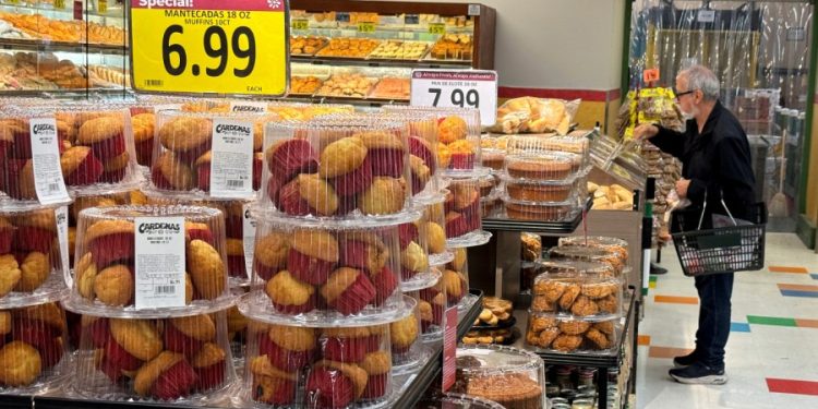 3,600 chemicals from food packaging found in people: Research