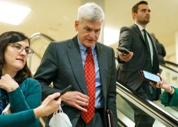 Key senators release ‘site-neutral’ plan to stop Medicare paying hospitals more for same service