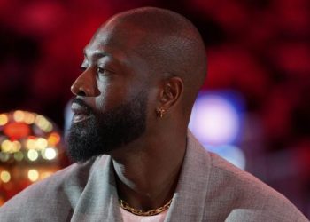 Dwyane Wade reveals cancer diagnosis, kidney surgery
