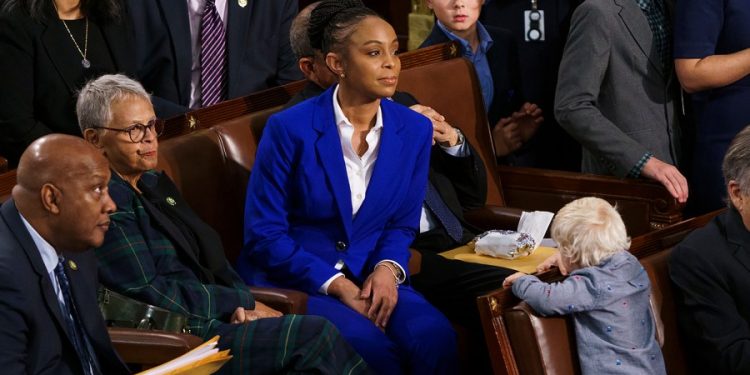 Democrats want answers on cost-cutting prescription payment models abandoned by Trump