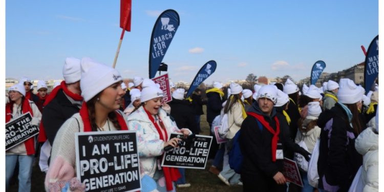 Trump celebrates pardons of anti-abortion activists at March for Life