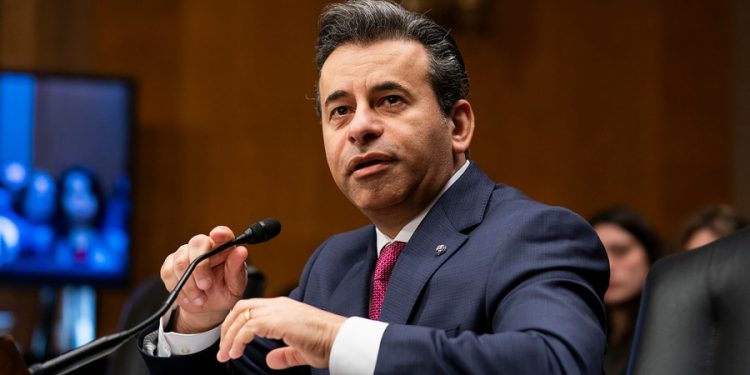 Senate confirms Marty Makary to lead FDA