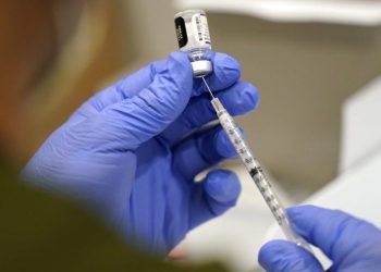 Pentagon tries to woo back service members booted for refusing COVID-19 shot