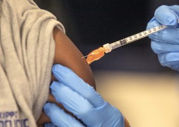 RFK Jr.’s new vaccine testing rule agitates industry, experts