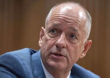 UnitedHealth CEO stepping down
