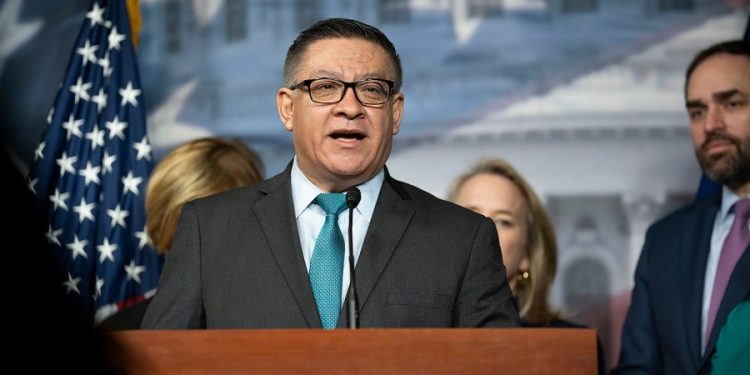 Democrats urge Israel to resume Gaza humanitarian aid