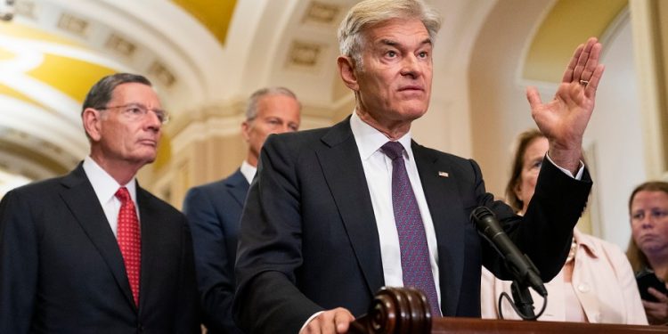 Dr. Oz welcomes move by states to reduce migrant health coverage