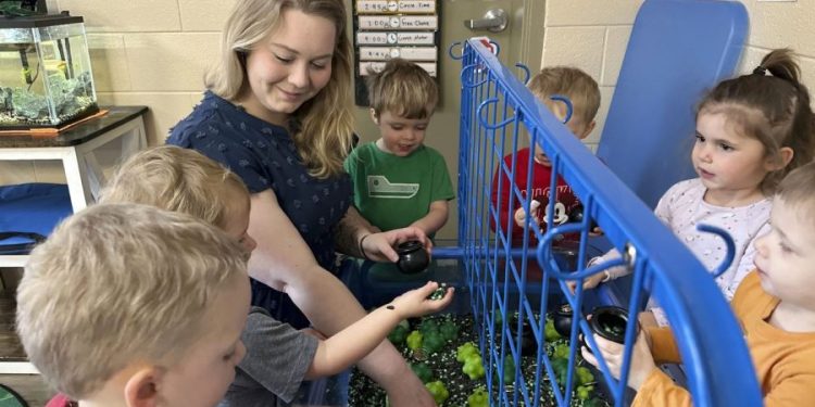 Most say child care costs ‘major problem’: Survey