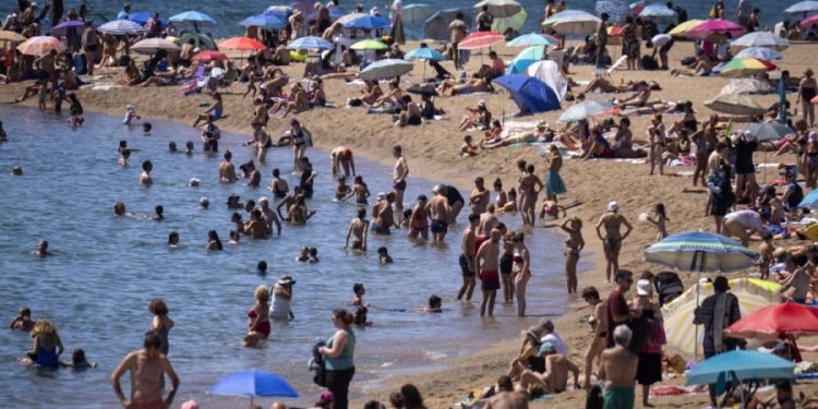 Bacteria levels prompt beach closures over Fourth of July weekend