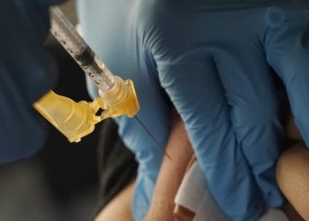 Most adults do not plan on getting COVID-19 shot amid vaccine policy changes