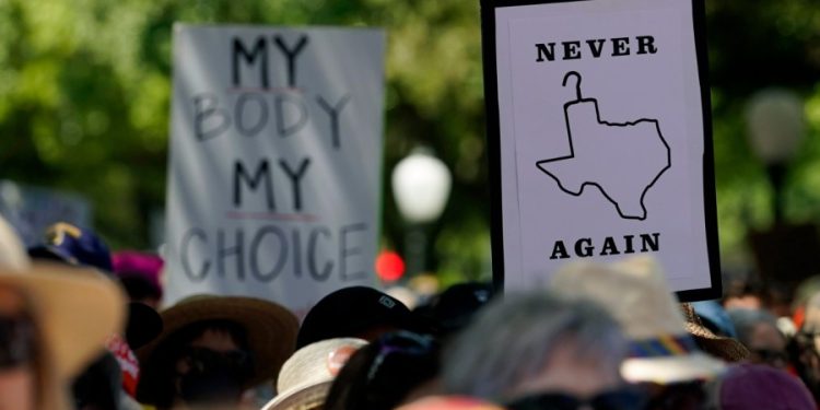 Texas lawmakers advance abortion pill restrictions