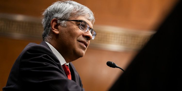 NIH cancels mRNA vaccine contracts, citing lack of public trust