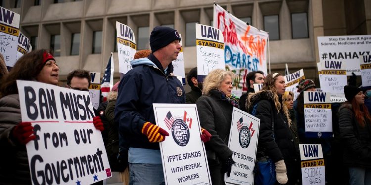 HHS goes to war against employee unions