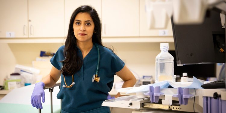 Does this cellphone habit raise risk of hemorrhoids?