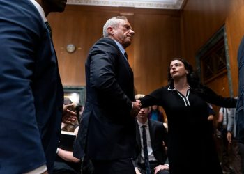 Democrats urge caution in battle over vaccines, RFK Jr.