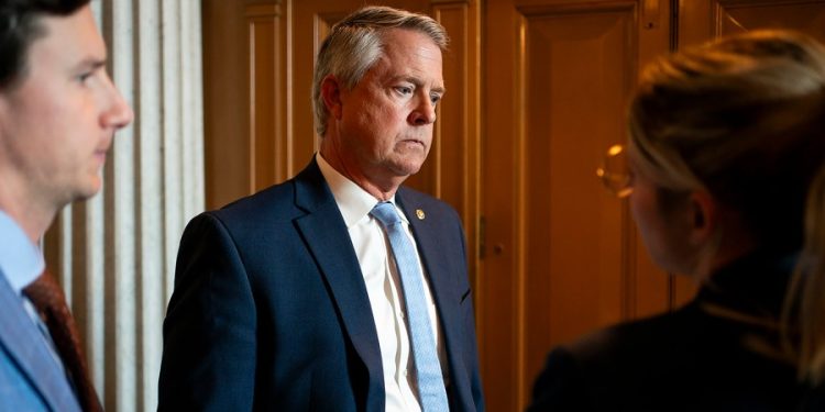 Republican senator defends RFK Jr. from Democratic, GOP criticism on vaccines