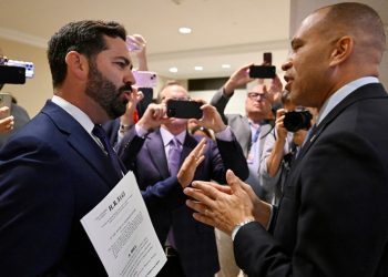 Jeffries, Lawler get into confrontation over ObamaCare: ‘You’re embarrassing yourself’