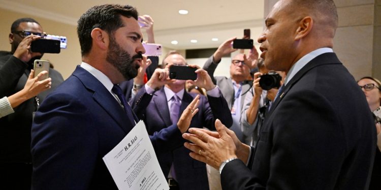 Jeffries, Lawler get into confrontation over ObamaCare: ‘You’re embarrassing yourself’