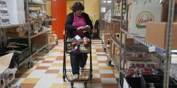 Some states scramble to maintain food access ahead of potential SNAP lapse