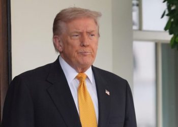 Trump says he’s talking to Democrats about direct health care payment plan