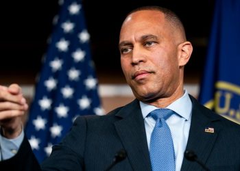 Jeffries, Democrats will offer 3-year extension of ObamaCare subsidies