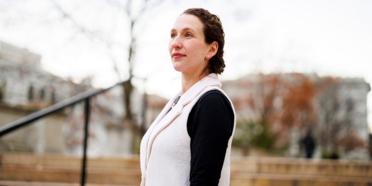 Just who gets a say at FDA public drug-approval hearings?