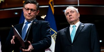 Republican tensions boil over as ObamaCare deadline approaches