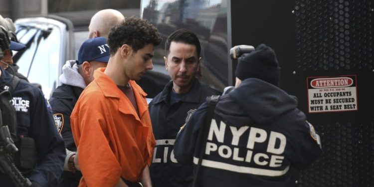 911 call, police radio released in Luigi Mangione arrest: ‘He looked like the CEO shooter’