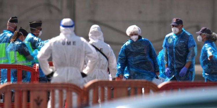 Passengers disembark from cruise ship with hantavirus outbreak