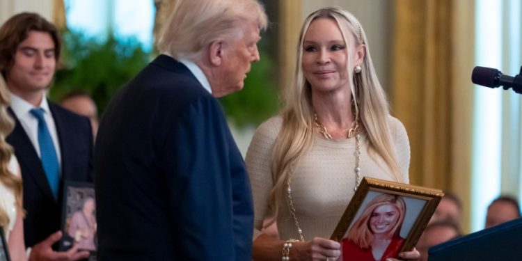 ‘Queen of Versailles’ star Jackie Siegel to mark annual Naloxone Awareness Day in DC