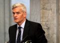 Cassidy blasts vaccine order, saying Trump has no ‘expertise to make these changes’