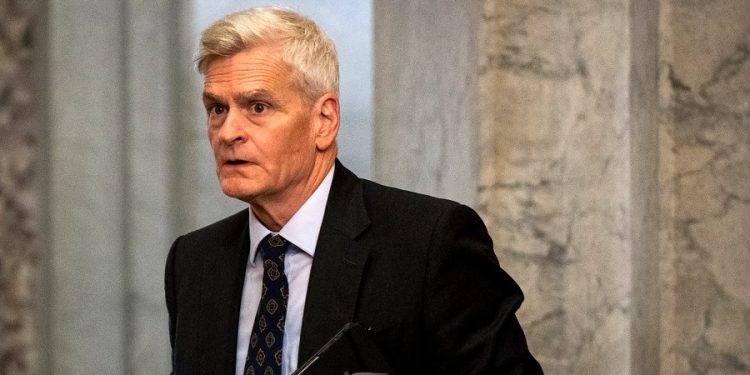 Cassidy blasts vaccine order, saying Trump has no ‘expertise to make these changes’