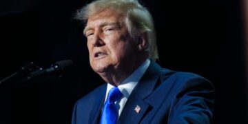 Trump pledges $500 ObamaCare rebate checks