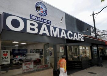 White House begins mailing $500 ObamaCare ‘refund’ checks