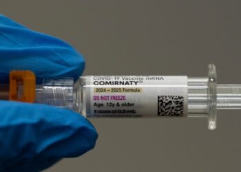 Top Senate Dems press HHS about delayed COVID shots for low-income children