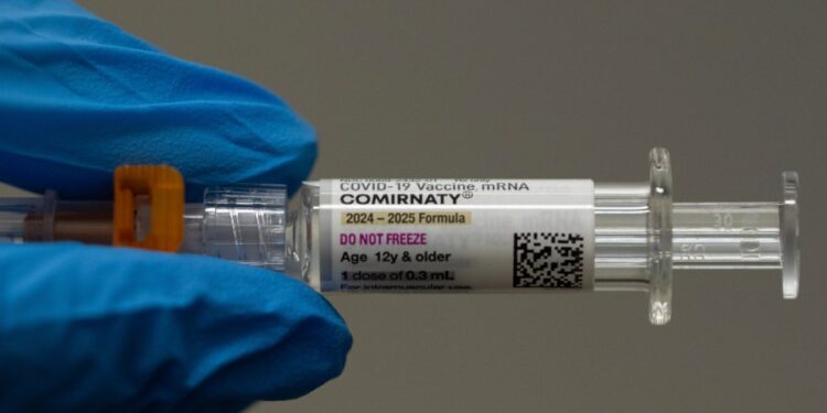 Top Senate Dems press HHS about delayed COVID shots for low-income children