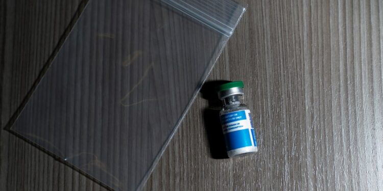HHS to allow sale of unapproved peptides under review